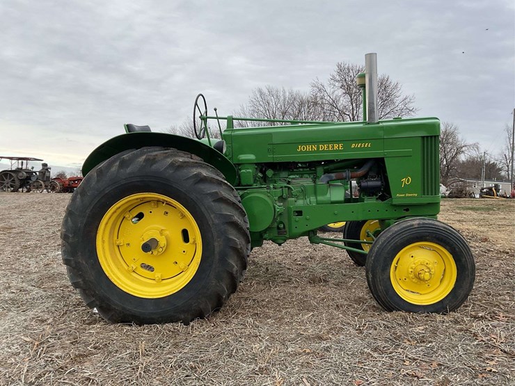 john-deere-70-image-3