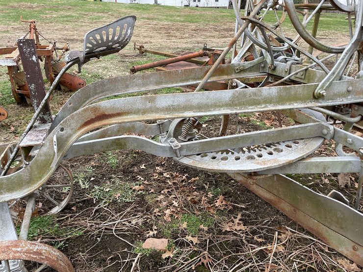 western-wheel-scraper-on-steel-image-15