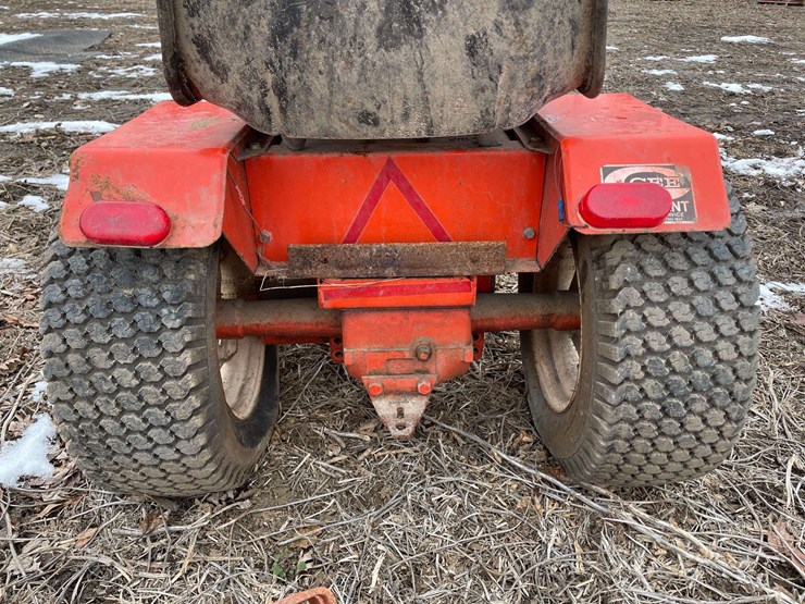 case-222-78-lawn-and-garden-tractor-w/-mower-deck-and-snow-blower-image-27