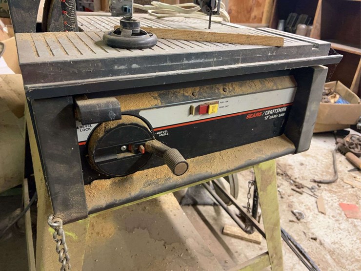 contents-of-wood-working-room-image-14