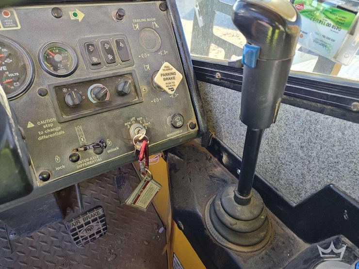 2014-grove-tms700e-image-48