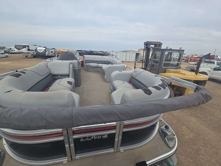 2017-lowe-ss210-pontoon-boat-image-10