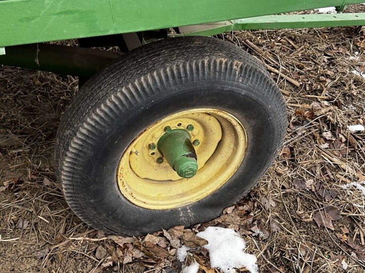 heider-12'-box-wagon-on-john-deere-running-gear-image-23