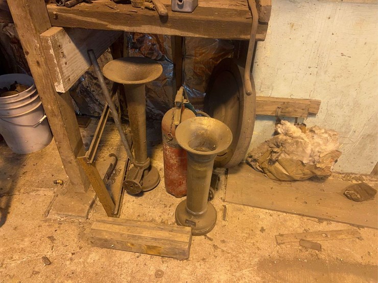 contents-of-wall-image-10