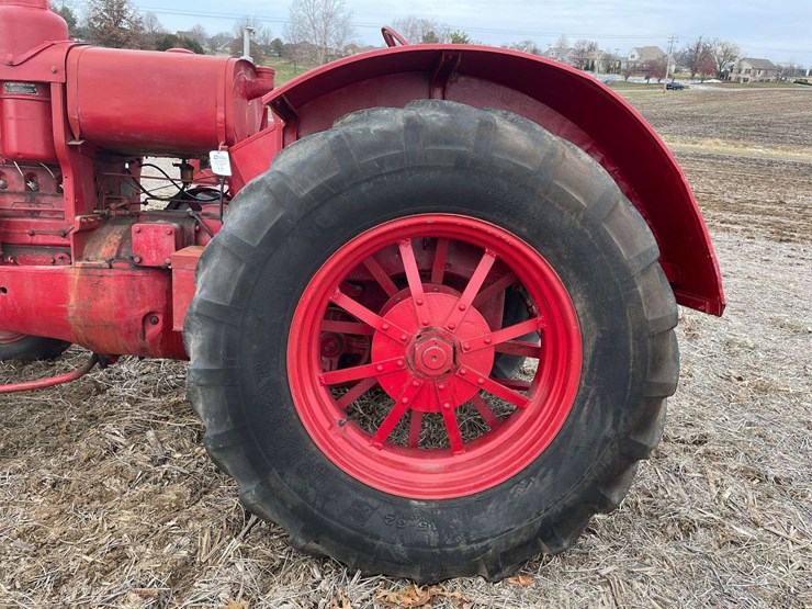 mccormick-deering-wk-40-wide-front-on-rubber-image-52