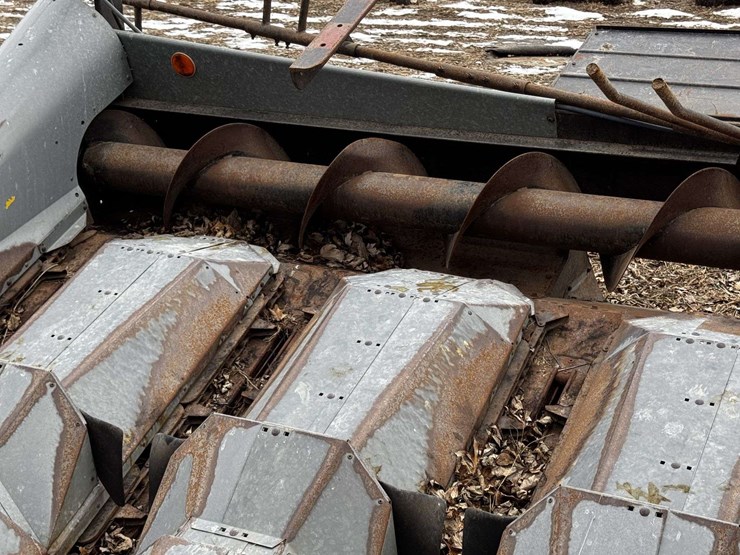 deutz-allis-6-row-corn-head-w/ac-pickup-reel-attachment-image-36