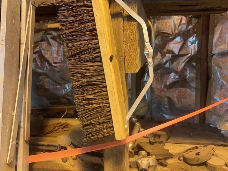 contents-of-wall-image-12