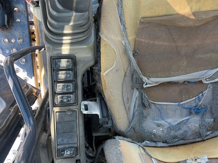 deere-470g-lc-image-49