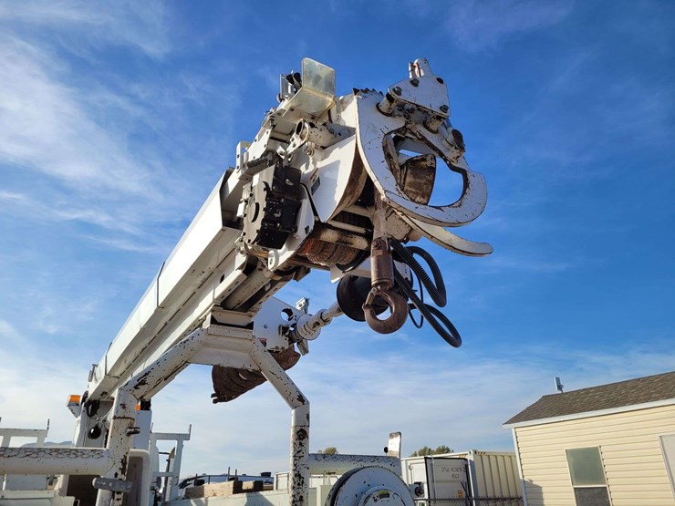 2009-international-harvester-sx525-truck-digger-derrick-truck-image-12