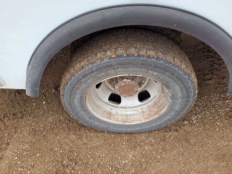 2012-ram-5500-chassis-regular-cab-2d-bucket-truck-image-17