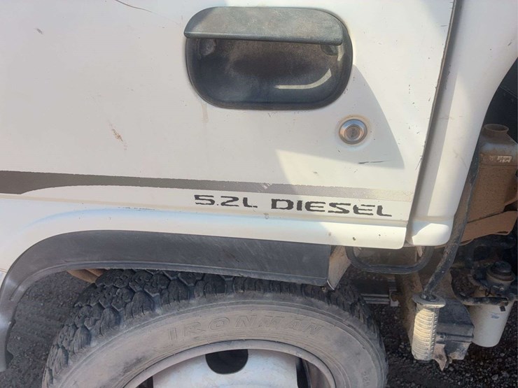 2006-isuzu-nqr-image-29