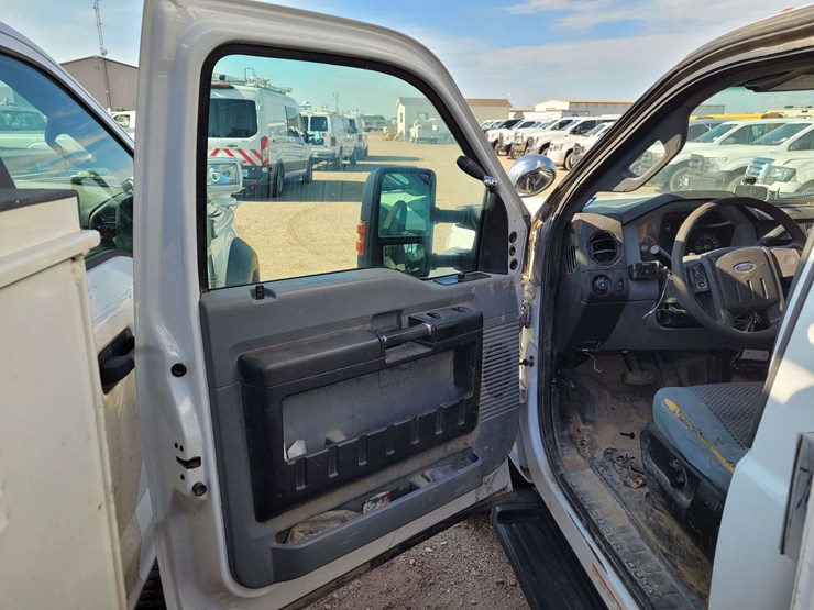 2016-ford-f550-image-9