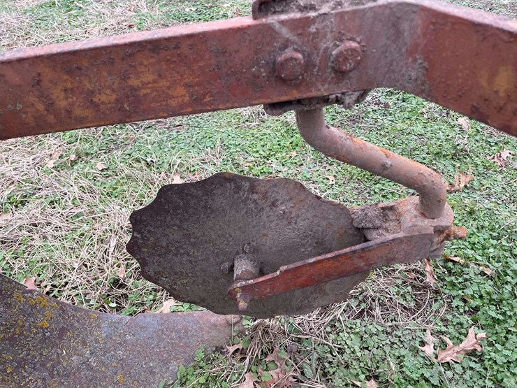 allis-chalmers-3-bottom-mounted-plow-image-20