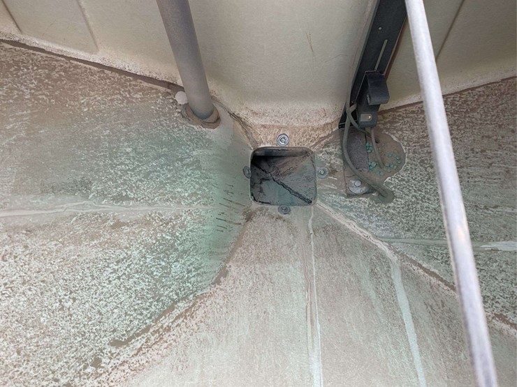 case-ih-cyclo-air-6-row-planter-image-65