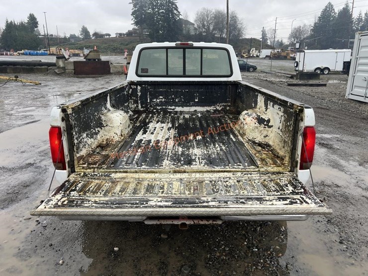 ford-f350-xlt-image-17