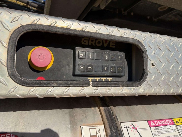 2019-grove-tms-9000-2-115-ton-hydraulic-truck-crane-image-35