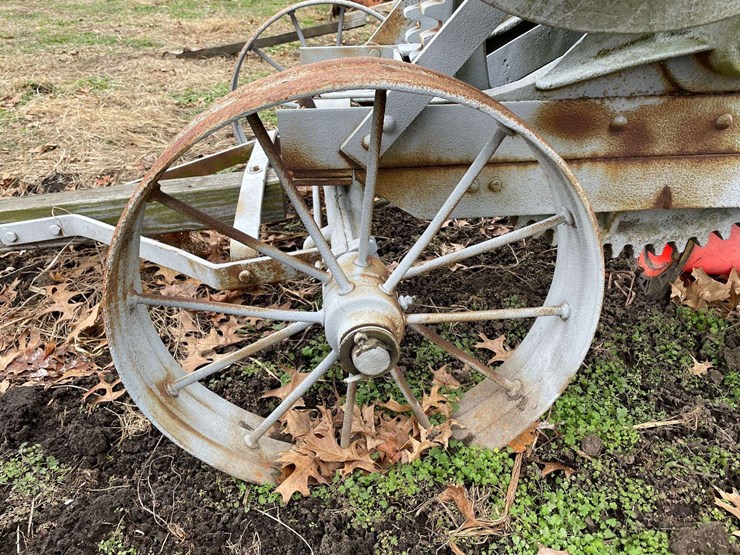 vintage-bale-press-on-steel-image-14