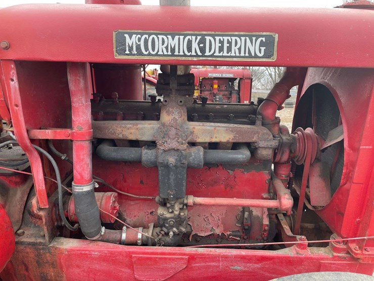 mccormick-deering-wk-40-wide-front-on-rubber-image-31