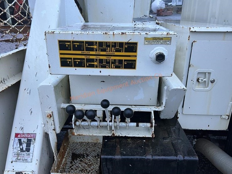 1988-international-s1700-image-35