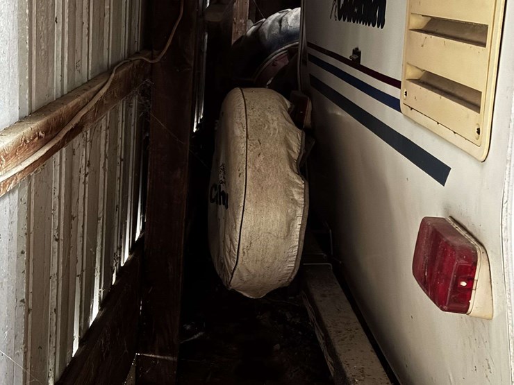 coachmen-catalina-lite-hw-22'-travel-trailer-image-9