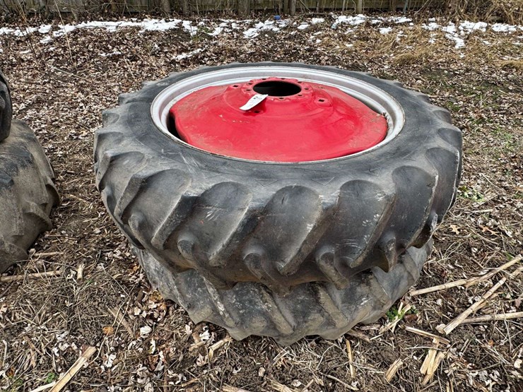 (2)-co-op-agri-power-15.5-38-tires-w/rims-image-5