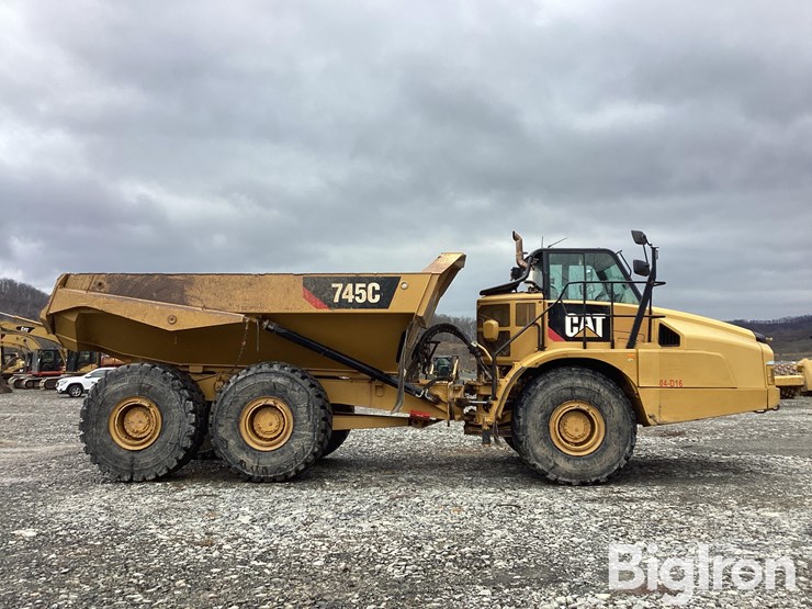 2017-caterpillar-745c-image-4