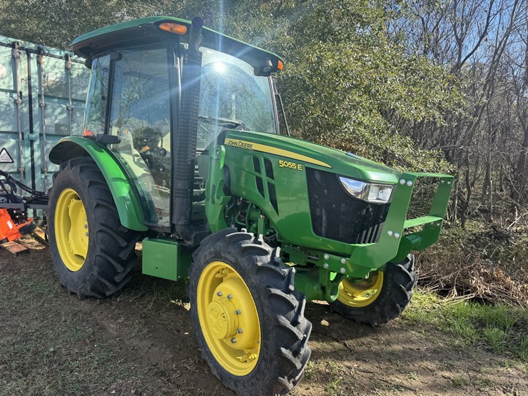 john-deere-5055e-image-1