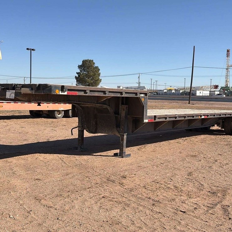 2020 Utility FS2CDHE 45ft. 35 Ton T/A Drop Deck Flatbed Trailer