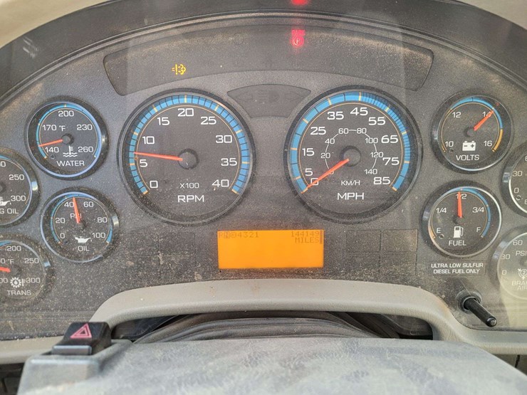 2009-international-harvester-sx525-truck-digger-derrick-truck-image-28