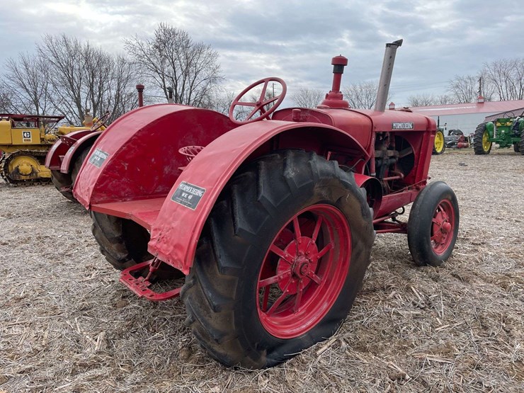 mccormick-deering-wk-40-wide-front-on-rubber-image-5