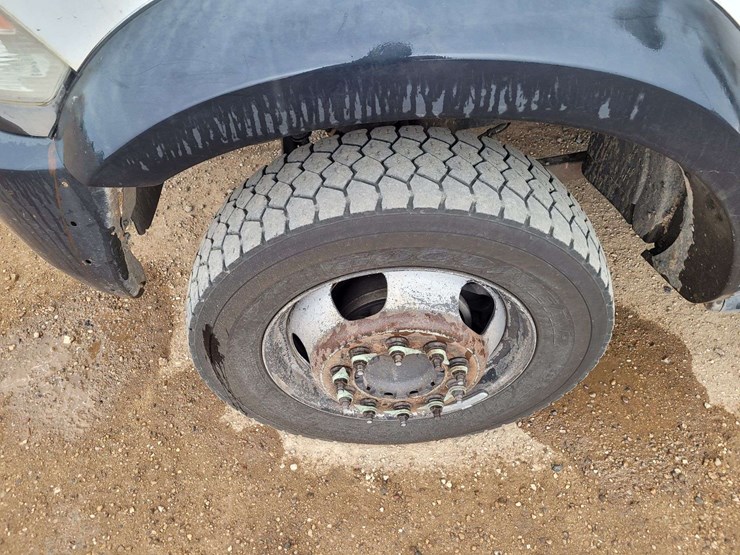 2014-ram-5500-chassis-regular-cab-2d-bucket-truck-image-16