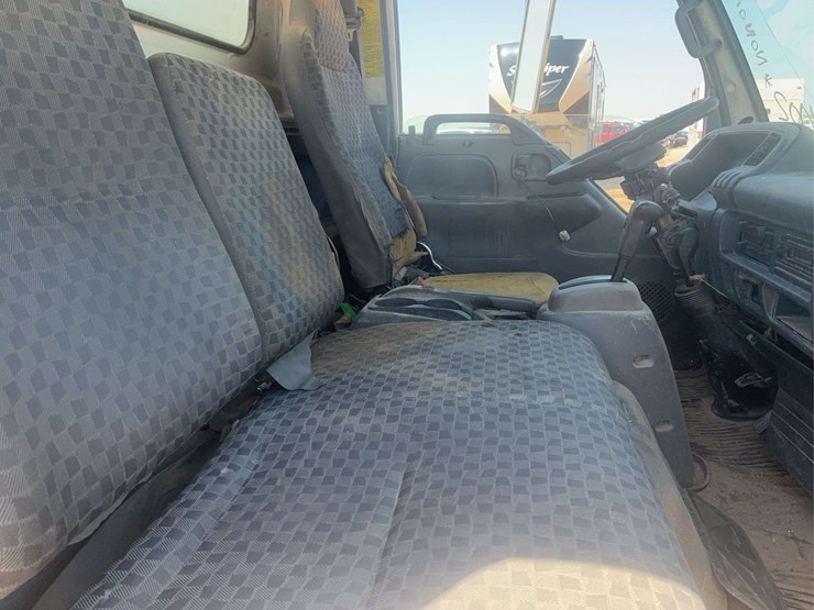 2006-isuzu-nqr-image-22