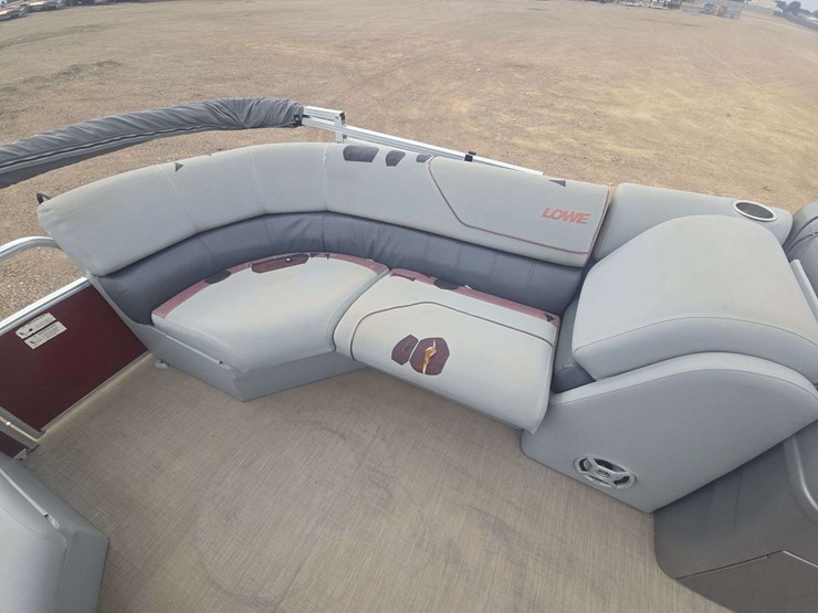 2017-lowe-ss210-pontoon-boat-image-13