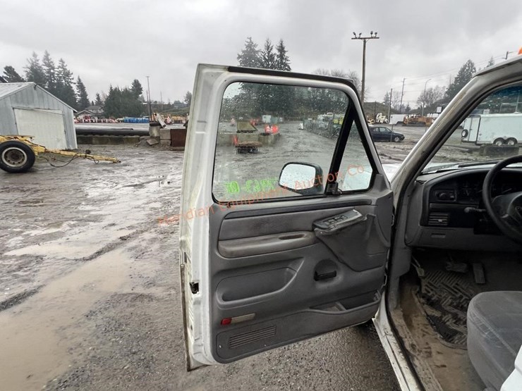 ford-f350-xlt-image-22