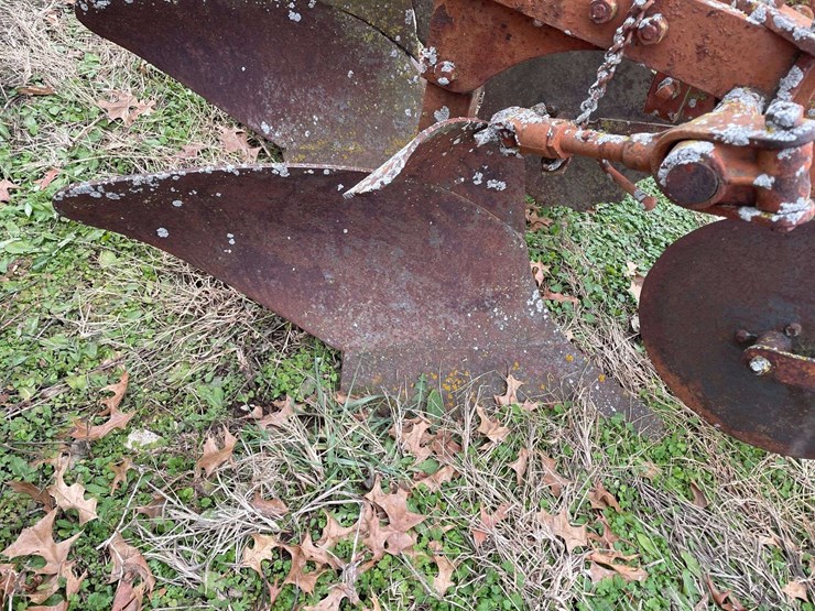allis-chalmers-3-bottom-mounted-plow-image-22