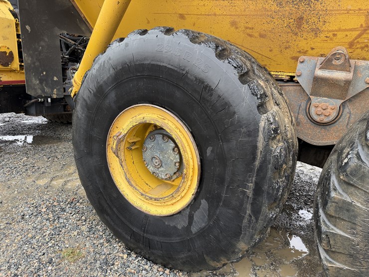 2004-komatsu-hm400-1-image-7