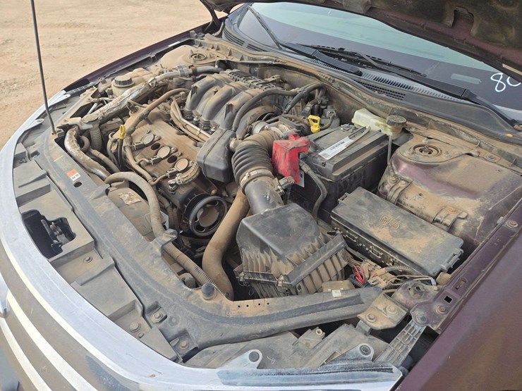 2011-ford-fusion-sedan-image-18