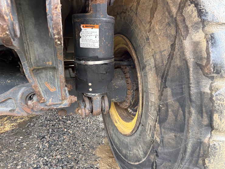 2004-komatsu-hm400-1-image-10