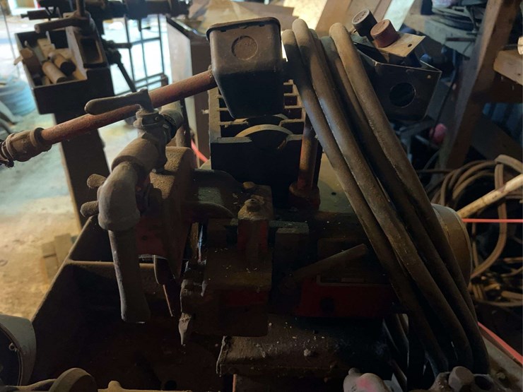 piston-turning-and-grinding-machine-image-10