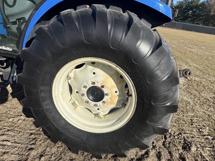 2008-new-holland-t2420-image-11