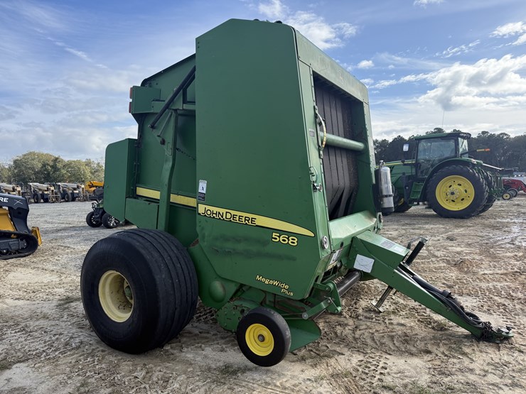 john-deere-568-image-2