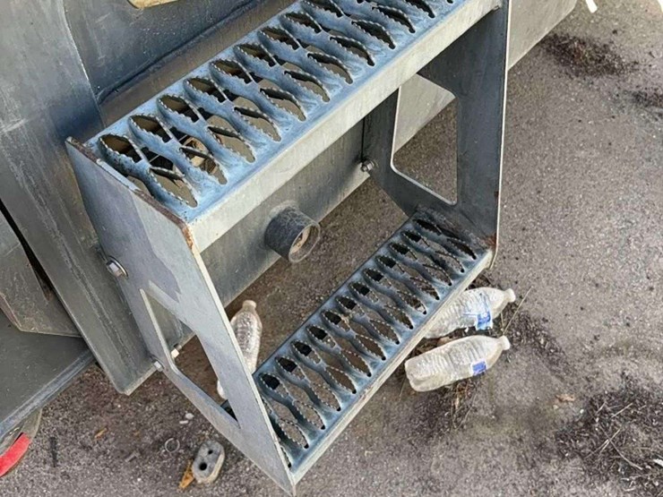 2013-grove-tms9000e-image-47