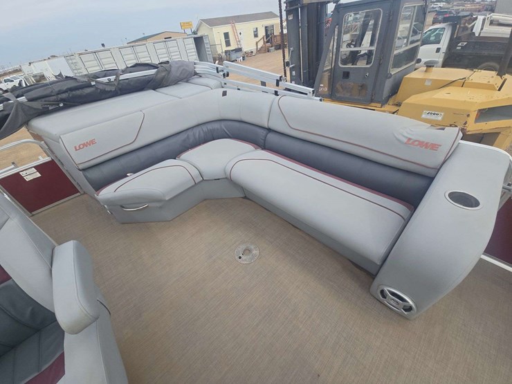 2017-lowe-ss210-pontoon-boat-image-16