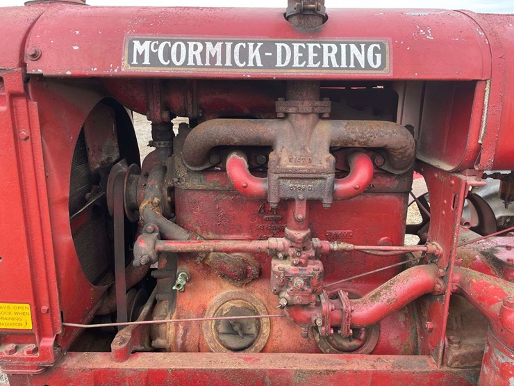 mccormick-deering-w-30-wide-front-on-rubber-image-18