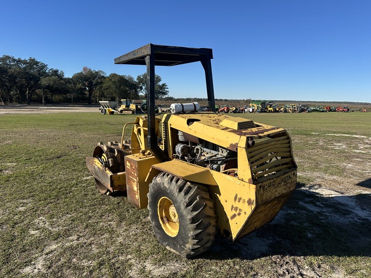 champion-vibratory-roller-image-2