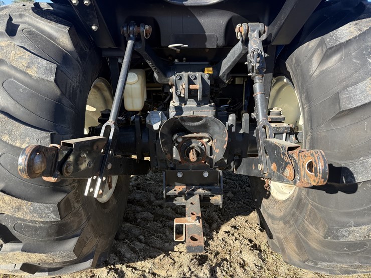 2008-new-holland-t2420-image-5