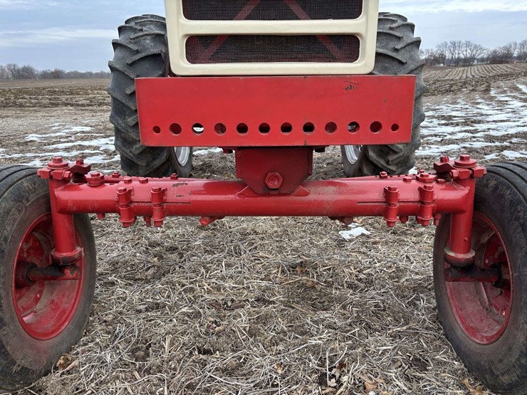farmall-560-wide-front-(puller?)-image-17