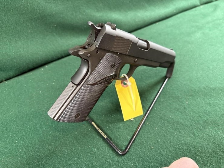 rock-island-armory-signature-model-45acp-pistol-image-4