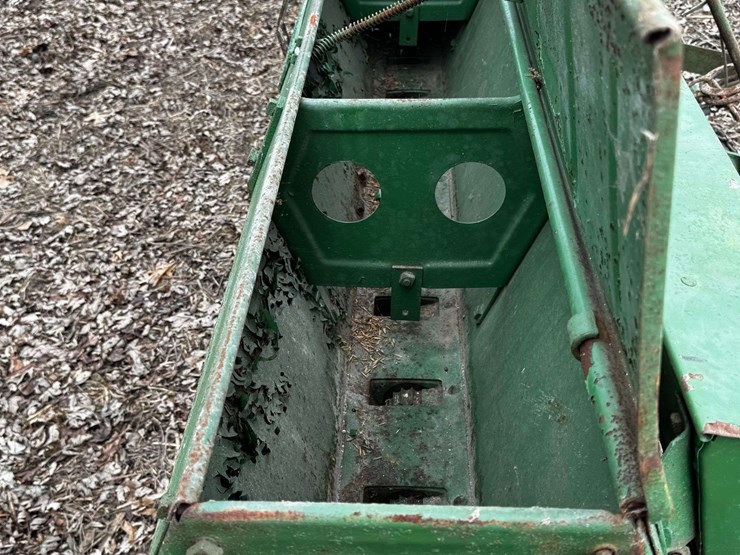 vintage-10'-grain-drill-on-rubber-image-20