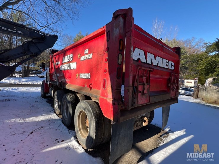 2007-peterbilt-379-tri-axle-dump-truck-image-7